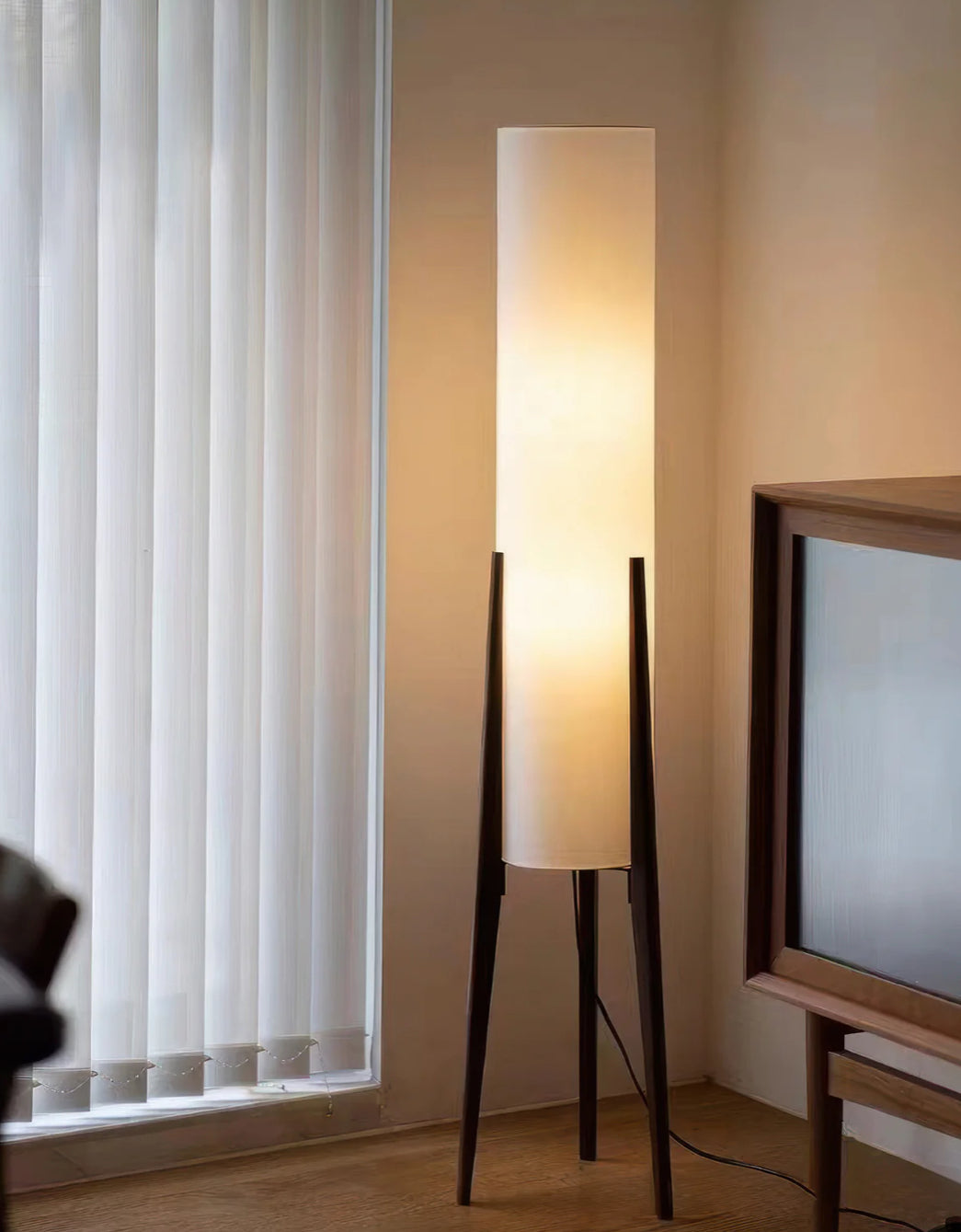 ASKELAND - Lampe à poser en bois massif et tissu